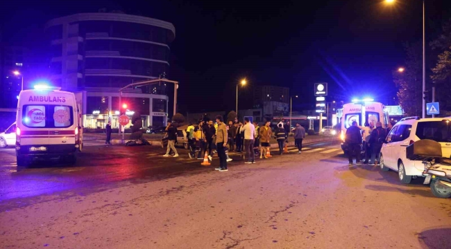 Alkollü otomobil sürücüsü motosiklete çarptı: 1 ağır, 3 yaralı