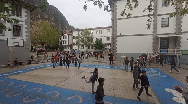 Amasya'da deprem sonrası iki ilçede eğitime ara verildi