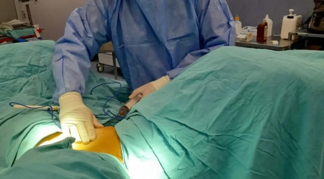 Anne karnındaki sıvı karaciğeri koruyor