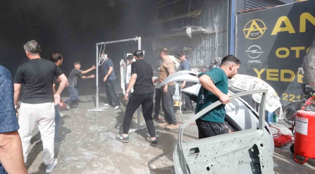 Antalya'da boya atölyesinde çıkan yangında 12 kişi dumandan etkilendi