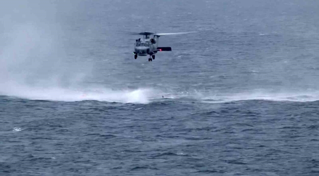 Antalya'da tatbikat kapsamında uçuş faaliyeti icra eden helikopter denize acil iniş yaptı