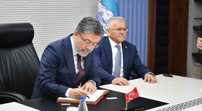 Bakan Yumaklı'dan Başkan Büyükkılıç'a 'tarım ve hayvancılık' teşekkürü
