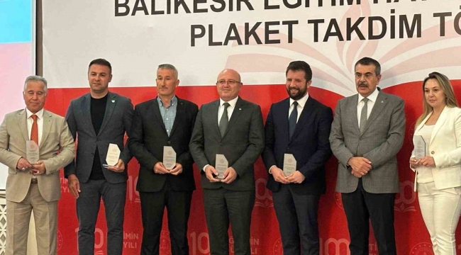 Balıkesir'de eğitime destek veren hayırseverler onurlandırıldı