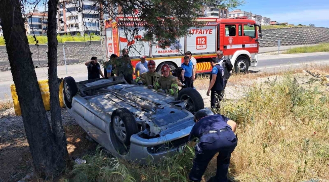 Balıkesir'de takla atan araçta ki 2 şahıs yaralandı