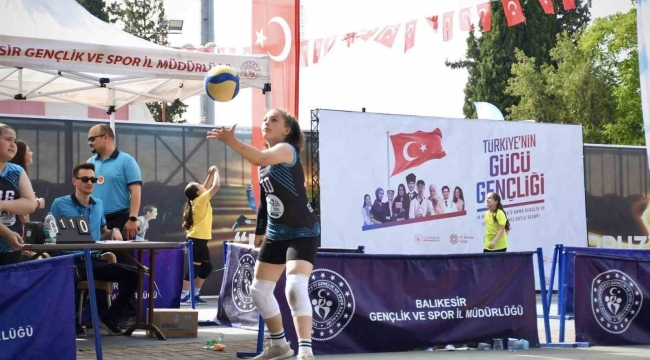 Balıkesirli gençler 'Gençlik Haftasında' spora doydu