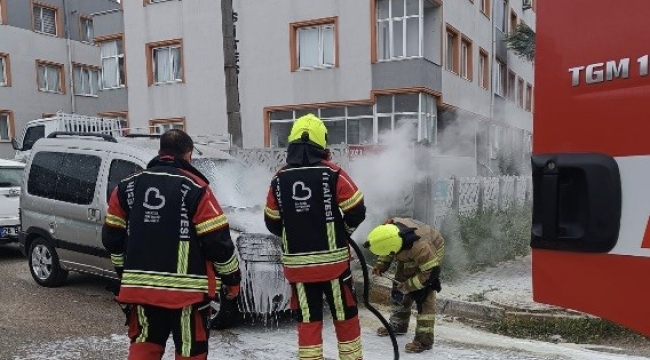 Bandırma'da araç yangını korkuttu
