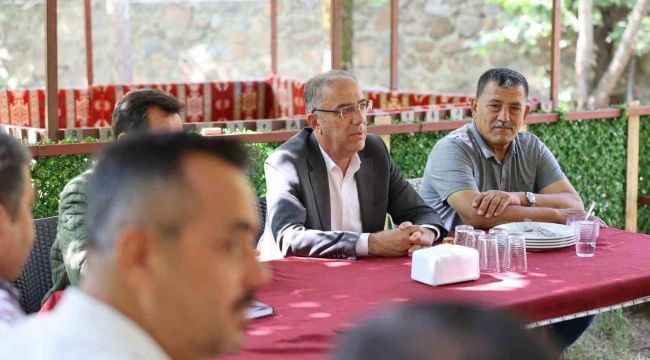 Başkan yapar, dağ bandı muhtarlarıyla bir araya geldi