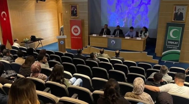 Bayburt'ta bağımlılıkla mücadele konulu panel düzenlendi