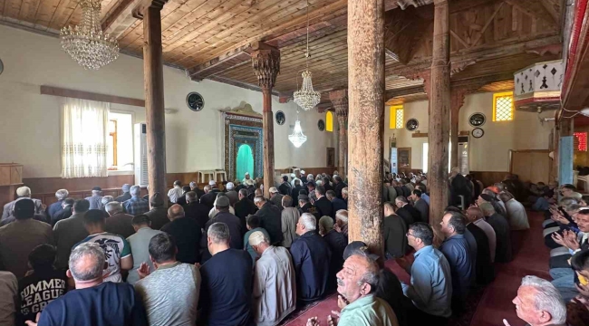 Beyşehir ve Derbent'te çiftçiler yağmur duasında buluştu