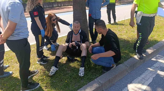 Bisiklet yoluna park eden otomobile bisiklet çarptı, Norveçli turist yaralandı