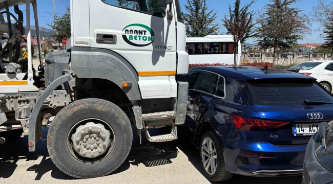 Bolu'da beton mikseri ile otomobil çarpıştı: 1 yaralı
