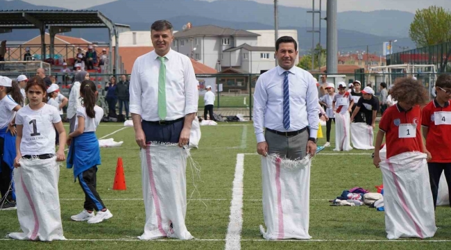 Bolu'da "Geleneksel Çocuk Şenliği" renkli görüntülere sahne oldu