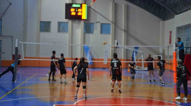 Bulanık'ta 'Voleybol Turnuvası' sona erdi