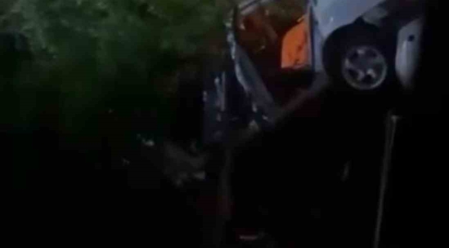 Bursa'da kontrolden çıkan otomobil bahçeye uçtu : 1 yaralı