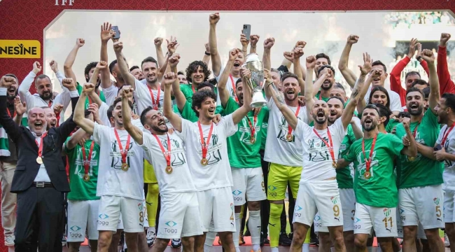 Bursaspor'da 8 futbolcunun sözleşmesi sona eriyor