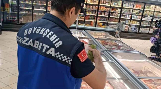 Büyükşehir zabıtasından market denetimi