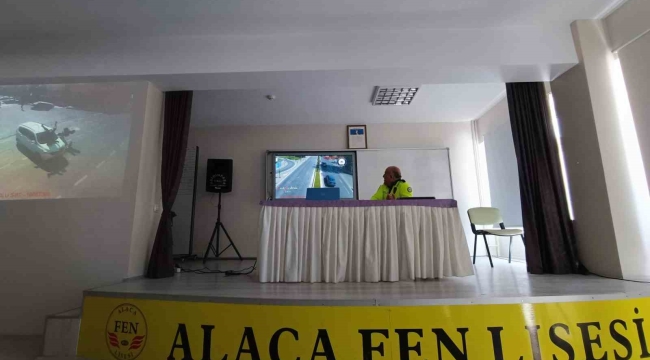 Çorum'un Alaca ilçesinde lise öğrencilerine motosiklet güvenliği semineri