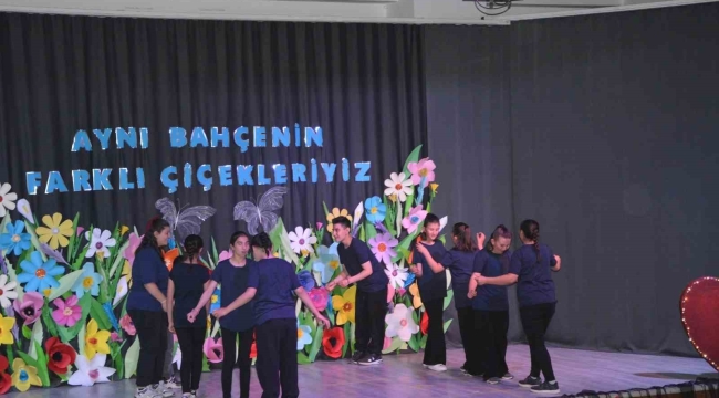 Demirci'de özel eğitim uygulama okulu öğrenciler muhteşem program