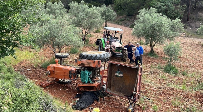 Devrilen traktörün altında kalan yaşlı kadın hayatını kaybetti