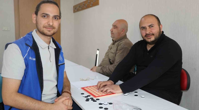 Dokuntaş ile görme engellilerin önündeki bir engel daha kalktı