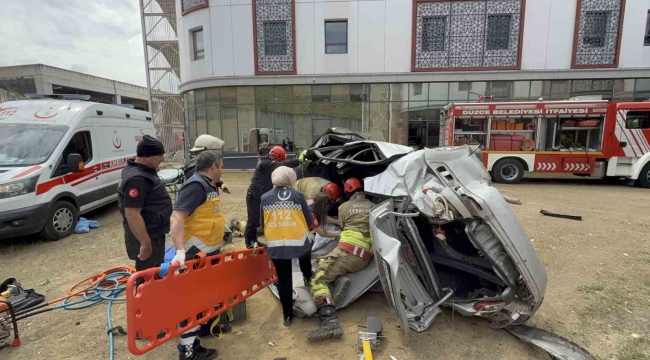 Düzce'de feci kaza 2 yaralı