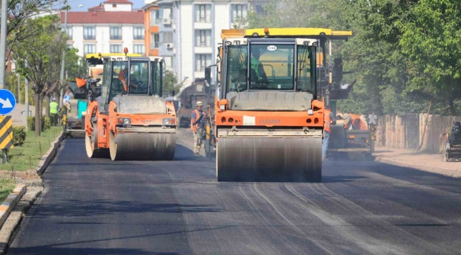 Elazığ'da asfalt yenileme çalışmaları sürüyor