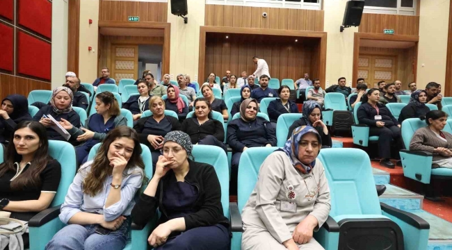 Elazığ'da hastane çalışanlarına Afet Farkındalık Eğitimi verildi