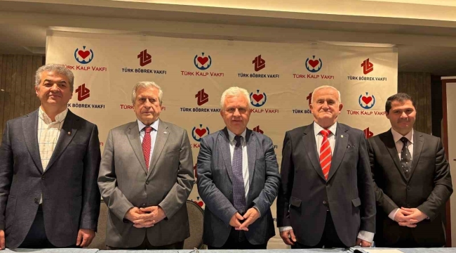 Eş dost tavsiyesiyle ilaç almak yerini, yapay zeka destekli sahte uzmanlara bıraktı