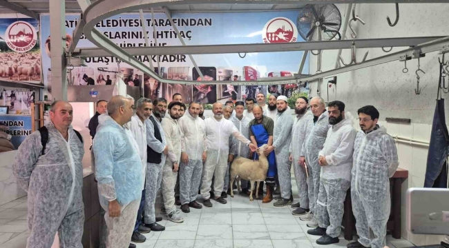 Fatih Belediyesi, vatandaşlara "Sertifikalı Kurban Kesim Elemanı Eğitimi" verdi