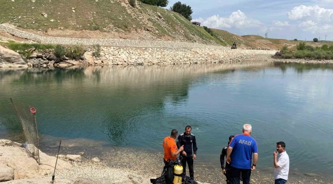 Fotoğraf çekmek isteyen çocuk, düştüğü Malabadi Çayı'nda hayatını kaybetti