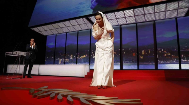 Fransız film yıldızı Binoche, Cannes Film Festivali açılışında Filistinli gazeteci Hassona'yı andı