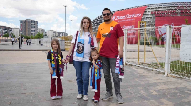 Gaziantep Stadyumu'nda kupa coşkusu başladı