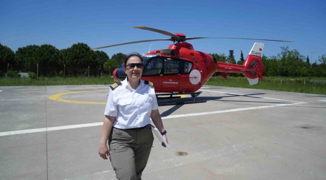 Gökyüzünden hayata uzanan kadın eli: Türkiye'nin tek kadın ambulans helikopter pilotu Samsun'da görev yapıyor