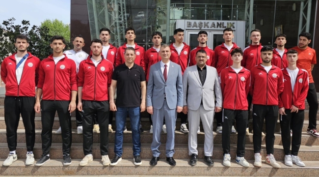 Gölcük Belediyespor Voleybol Takımının hedefi Türkiye şampiyonası