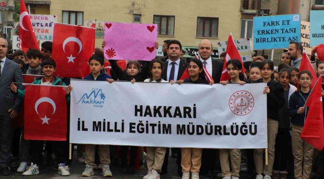 Hakkari'de farkındalık yürüyüşü düzenlendi