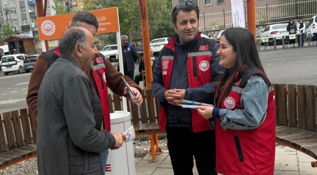 Hakkari'de kadına şiddete karşı farkındalık standı