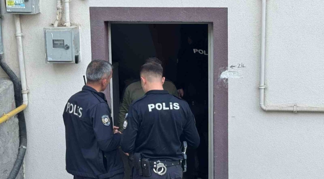 Hastanede yatan eşini görmek için hazırlık yaparken kalbine yenik düştü