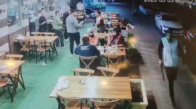 Herkes kaçtı, onlar izledi