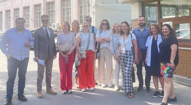 Hollandalı öğretmenler İzmir'de mesleki eğitim kurumlarını gezdi