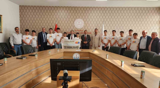İl Milli Eğitim Müdürü Yılmaz, Yozgat Anadolu İmam Hatip Lisesi öğrencilerini kabul etti