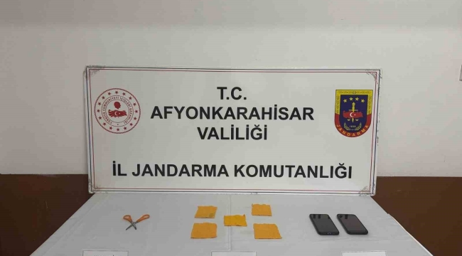 Jandarma bin 780 kullanımlık uyuşturucu emdirilmiş peçete ele geçirdi