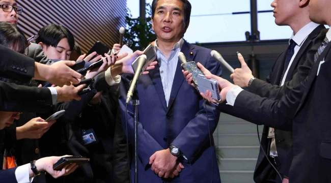 Japon bakan "bağışlanan pirinçler" sayesinde pirinç satın almadığını söyledi, istifa etti