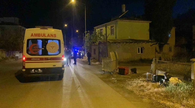 Karaman'da otomobille çarpışan motosikletli kurye yaralandı