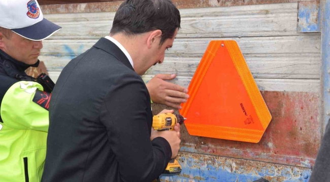 Karapınar'da çiftçilere reflektör dağıtıldı