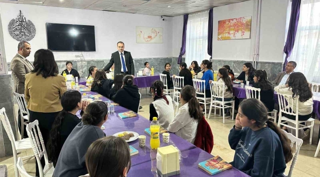 Kaymakam Koşansu'dan pansiyonda kalan öğrencilere ziyaret
