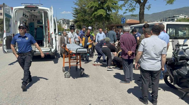 Kontrolsüzce yola çıkan vatandaşa motosiklet çarptı