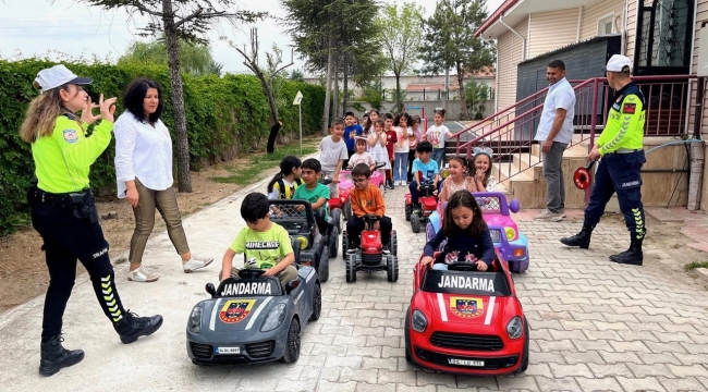Kulu'da anaokulu öğrencilerine trafik güvenliği eğitimi