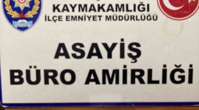 Kütahya'da kitap arasına uyuşturucu koyarak satan şüpheli tutuklandı