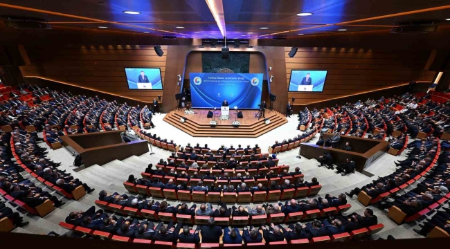 KUTO Başkanı Akdoğan'a ödülü Cumhurbaşkanı Erdoğan tarafından takdim edildi
