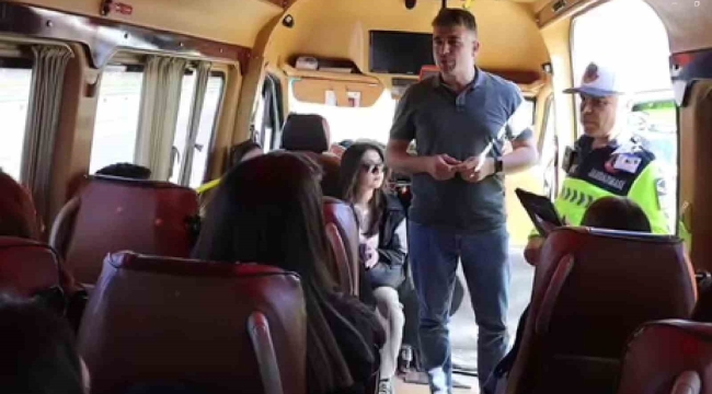 Manisa'da sivil jandarma yolcu gibi otobüse binerek denetleme yaptı